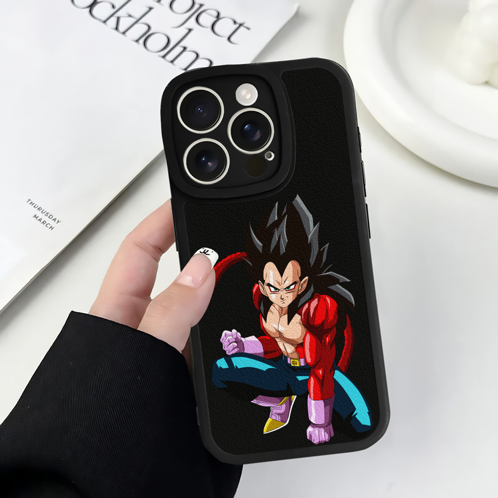 （画像用） ドラゴンボール ベジータ四世（Bejīta Yonsei）DRAGON BALL Vegeta IV 【iPhone 16シリーズ対応】シリコンスマホケース（レザー調） 材質：シリコン